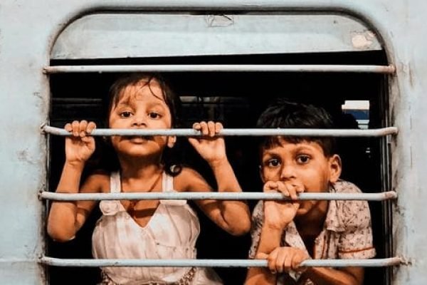 ধর্মের কল বাতাসে নড়ে