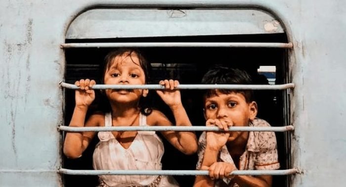 ধর্মের কল বাতাসে নড়ে