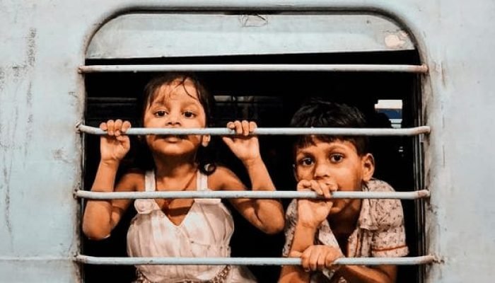 ধর্মের কল বাতাসে নড়ে