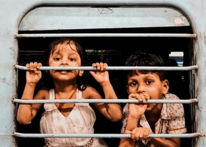 ধর্মের কল বাতাসে নড়ে